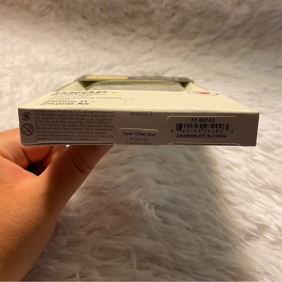 ✨otterbox symmetry series clear glitter - iphone 11/iphone xr✨ - Picture 3 of 3